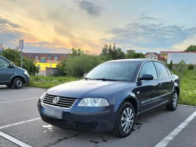Gebraucht VW Passat 102 PS (75 kW) 2002 Blau Limousine
