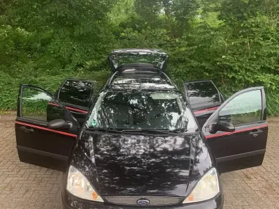 Gebraucht Ford Focus 115 PS (84 kW) 2004 Schwarz Kombi