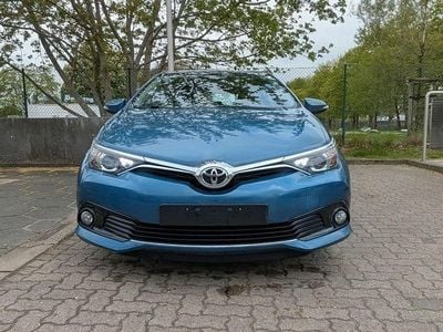 Second-hand Toyota Auris Edition-S 116 CP (85 kW) 2016 Albastru Berlinǎ