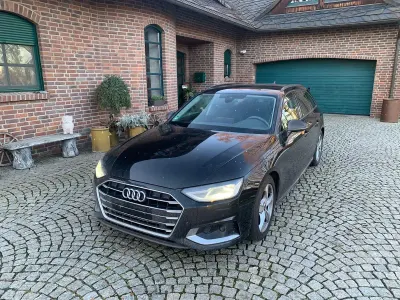 Używany Audi A4 Sport 163 KM (119 kW) 2022 Czarny Kombi