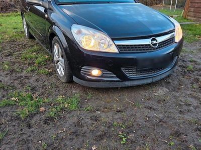 Schwarz Gebraucht 2008 Opel Astra Cabriolet Cabrio | 849 € (Fairer Preis)