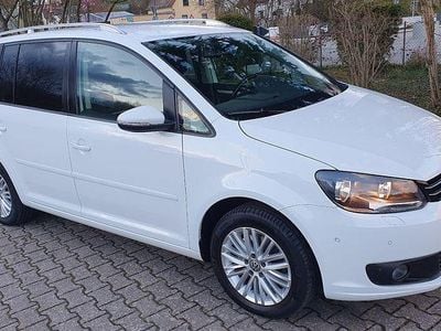 Second-hand VW Touran Cup 150 CP (110 kW) 2015 Alb Monovolum