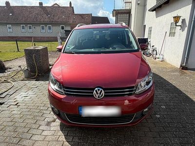 Gebraucht VW Touran 140 PS (102 kW) 2015 Rot Van / Kleinbus