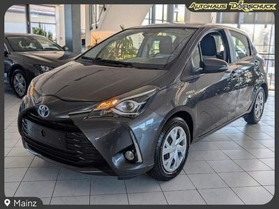 Gebraucht Toyota Yaris Hybrid Business Edition 101 PS (74 kW) 2020 Grau Kleinwagen