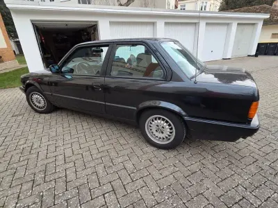 Gebraucht BMW 316 Performance 102 PS (75 kW) 1990 Schwarz Limousine
