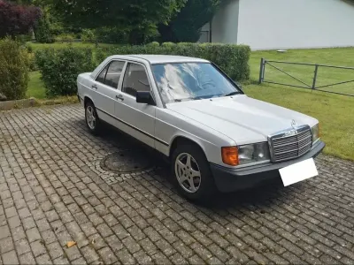 Gebraucht Mercedes 190 90 PS (66 kW) 1986 Weiß Limousine