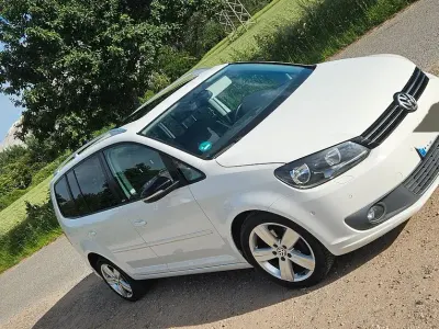 Gebraucht VW Touran Style 140 PS (102 kW) 2011 Weiß Van / Kleinbus
