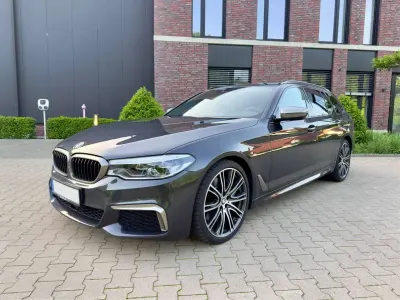 Używany BMW M550 Shadowline 400 KM (294 kW) 2019 Szary Sedan/Limuzyna
