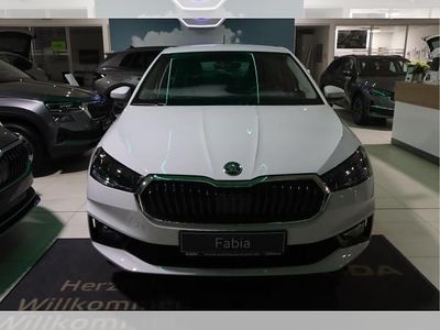 Neu Skoda Fabia Selection 80 PS (58 kW) 2025 Weiß (moonweiss metallic) Limousine