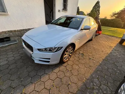 Gebraucht Jaguar XE Prestige 179 PS (131 kW) 2015 Schwarz Limousine