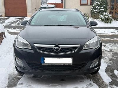 Schwarz Gebraucht 2012 Opel Astra Kombi | 4.550 € (Fairer Preis)