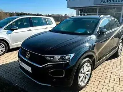 Käytetty VW T-Roc Style 110 HP (80 kW) 2021 Musta Katumaasturi
