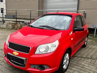 Używany Chevrolet Aveo 2009 Czerwony Hatchback