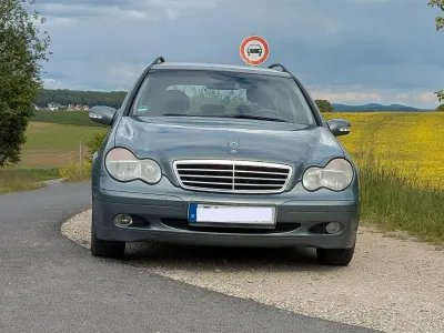 Używany Mercedes C180 143 KM (105 kW) 2004 Andere farben Kombi