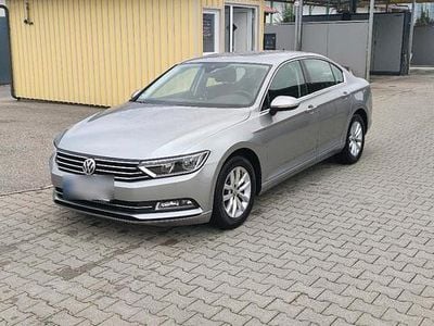 Silber Gebraucht 2018 VW Passat Comfortline Limousine | 16.999 € (Fairer Preis)