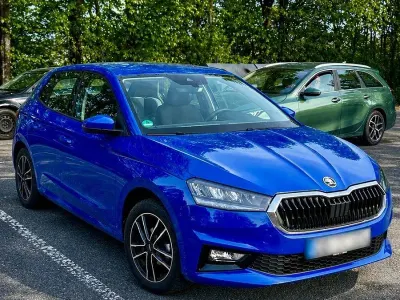 Używany Skoda Fabia Essence 80 KM (58 kW) 2025 Niebieski Hatchback