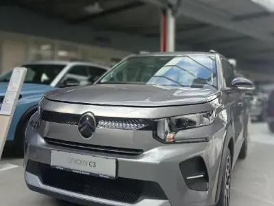 Neu Citroën C3 101 PS (74 kW) 2026 Grau SUV