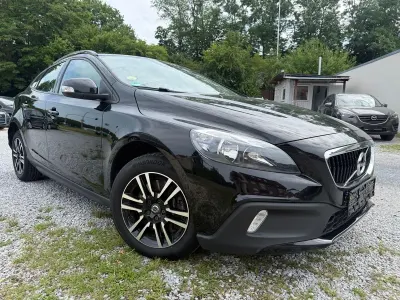 Gebraucht Volvo V40 CC Basis 120 PS (88 kW) 2018 Schwarz Kombi