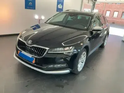 Używany Skoda Superb Ambition 200 KM (147 kW) 2021 Czarny Kombi