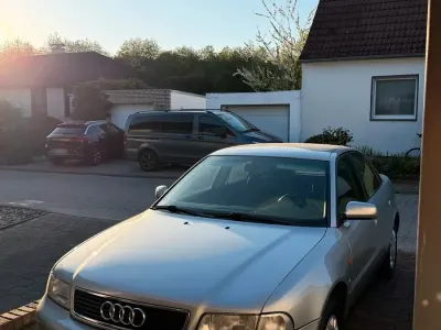 Gebraucht Audi A4 125 PS (91 kW) 1996 Silber Limousine