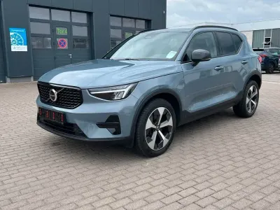Gebraucht Volvo XC40 Plus 197 PS (144 kW) 2023 Grau SUV