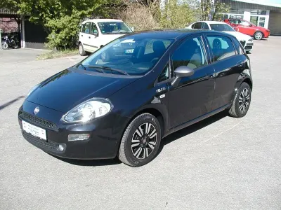 Usata Fiat Punto Young 69 CV (50 kW) 2015 Nero Utilitaria