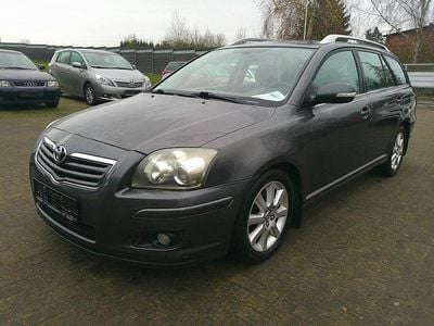 Grau Gebraucht 2006 Toyota Avensis Kombi | 1.800 € (Guter Preis)