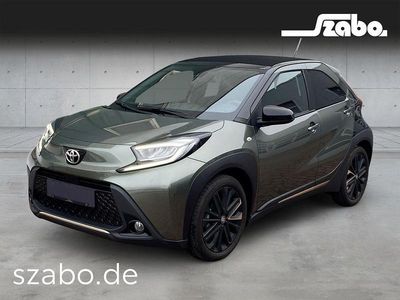 Gebraucht Toyota Aygo X x-style 72 PS (52 kW) 2022 Cardamon green metallic/ night sky black SUV