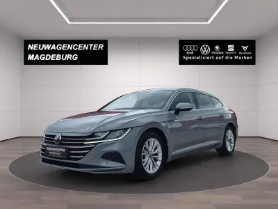 Gebraucht VW Arteon Basis 150 PS (110 kW) 2023 Mondsteingrau Kombi
