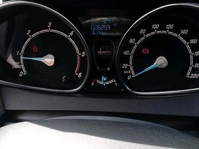 Gebraucht Ford Fiesta 95 PS (69 kW) 2013 Rot Kleinwagen