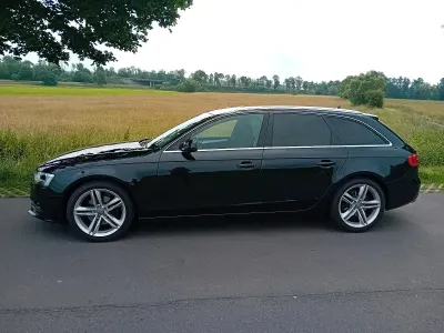 Gebraucht Audi A4 160 PS (117 kW) 2012 Schwarz Kombi