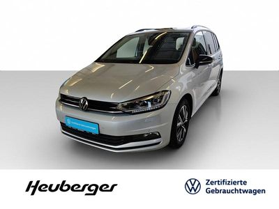 Gebraucht VW Touran Highline 150 PS (110 kW) 2023 Silber Van / Kleinbus