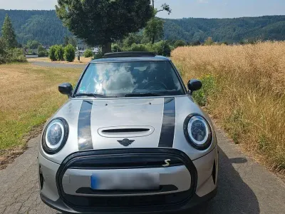 Gebraucht Mini Cooper SE Classic 135 kW (184 PS) 2023 Silber Kleinwagen