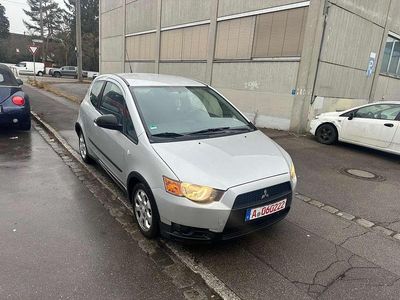 Gebraucht Mitsubishi Colt Edition 75 PS (55 kW) 2011 Haagsilber (m) Kleinwagen