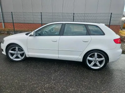 Gebraucht Audi A3 Sportback 125 PS (91 kW) 2009 Weiß Kleinwagen