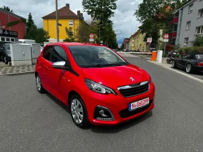 Gebraucht Peugeot 108 Style 72 PS (52 kW) 2020 Rot Limousine