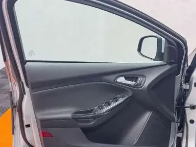 Second-hand Ford Focus Titanium 125 CP (91 kW) 2017 Argintiu