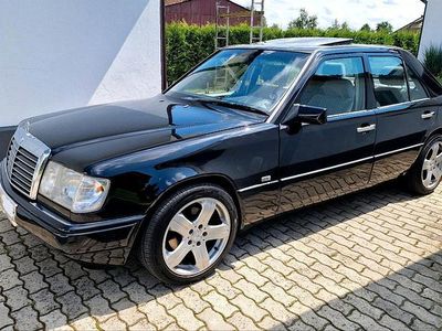 Second-hand Mercedes 250 94 CP (69 kW) 1990 Negru Berlinǎ