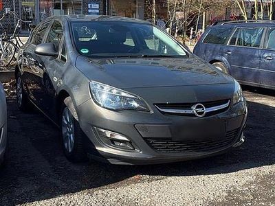 Gebraucht Opel Astra 110 PS (80 kW) 2015 Grau Kleinwagen