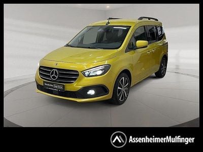 Gebraucht Mercedes T180 116 PS (85 kW) 2023 Limonitgelb metallic Van / Kleinbus