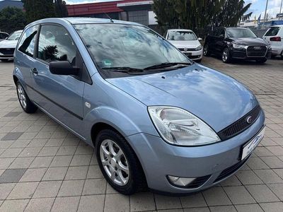 Gebraucht Ford Fiesta Trend 69 PS (50 kW) 2006 Silber Kleinwagen
