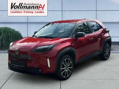 Gebraucht Toyota Yaris Cross Sport 116 PS (85 kW) 2023 Rot SUV