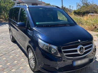 Mercedes V220