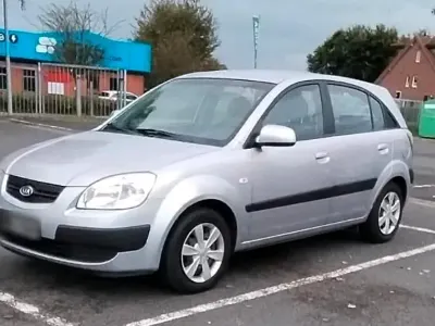 Gebraucht Kia Rio 100 PS (73 kW) 2006 Silber Kleinwagen