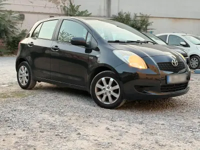 Gebraucht Toyota Yaris 90 PS (66 kW) 2008 Schwarz Kleinwagen