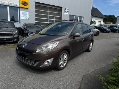 Gebraucht Renault Scenic E-Tech Luxe 160 PS (117 kW) 2010 Braun Van / Kleinbus