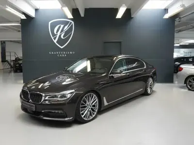Usado BMW 730L Performance 265 HP (194 kW) 2017 Castanho Sedan