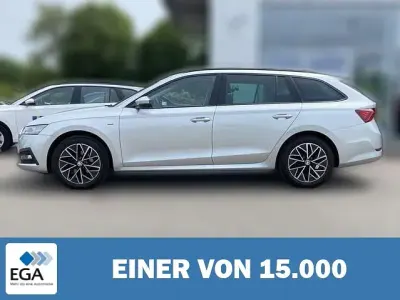 Gebraucht Skoda Octavia Clever 150 PS (110 kW) 2023 Silber metallic Kombi