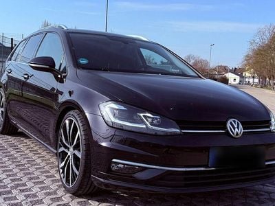 Gebraucht VW Golf VII Highline 150 PS (110 kW) 2018 Schwarz Kombi