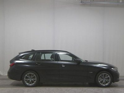 BMW 330e